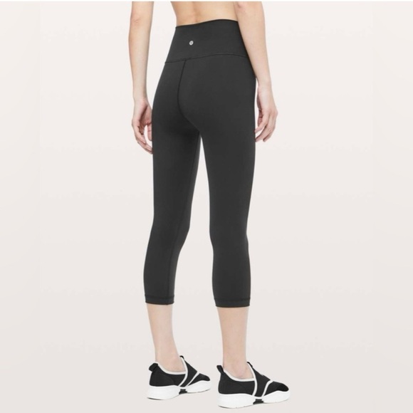 Lululemon Wunder Under Crop (Hi-Rise) Black *Full-On Luxtreme 21" Size 4 - Picture 2 of 4